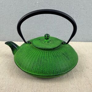 Kotobuki Green Cast Iron Teapot Nanbu Tekki Japanese Tetsubin with Infuser
